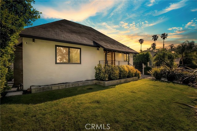 Detail Gallery Image 2 of 28 For 1911 W Kenneth, Glendale,  CA 91201 - 3 Beds | 2 Baths