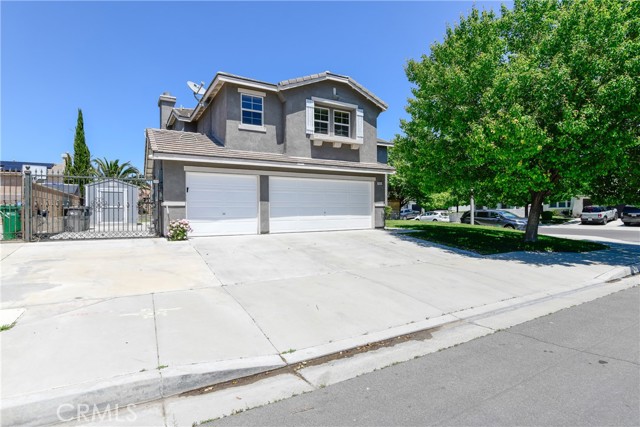 Detail Gallery Image 3 of 36 For 4631 W Avenue J4, Lancaster,  CA 93536 - 6 Beds | 3 Baths