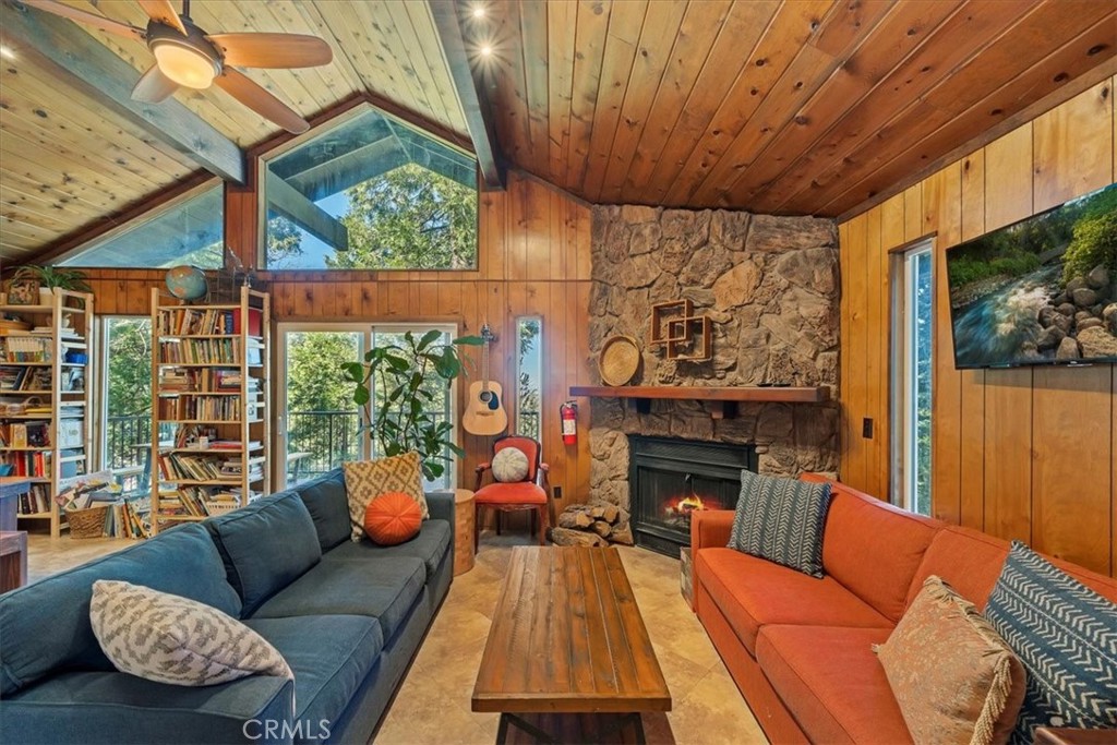 MLS #OC25041566 img 3