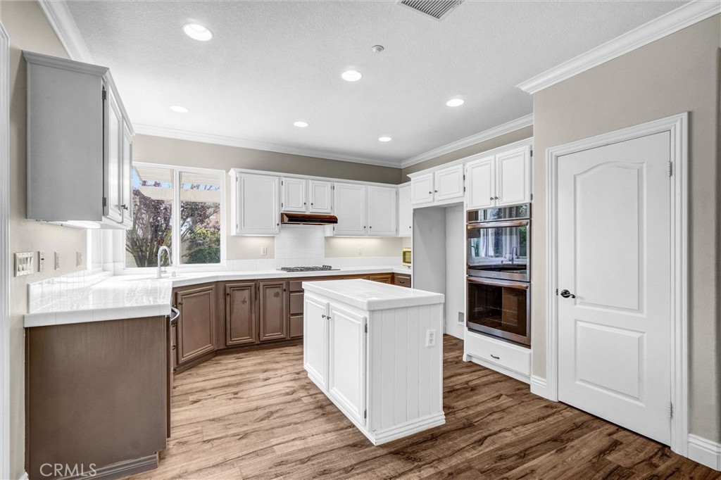 MLS #OC25165987 img 6