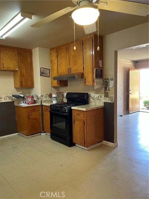 13499 Amigo Avenue, Parlier CA: https://media.crmls.org/medias/b1c264f1-f8ea-41d6-ac75-c5eaa29257e1.jpg