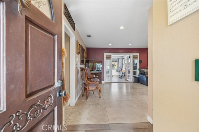 Detail Gallery Image 9 of 54 For 6021 Ivory Cir, Huntington Beach,  CA 92647 - 4 Beds | 2 Baths