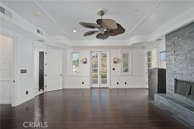 Detail Gallery Image 4 of 29 For 8655 Hillside Ave, Los Angeles,  CA 90069 - 4 Beds | 4 Baths
