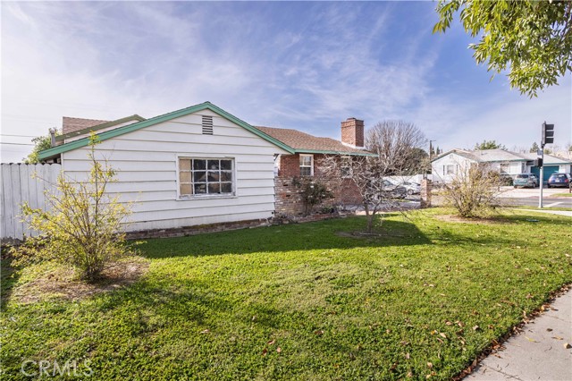 Detail Gallery Image 6 of 33 For 19858 Saticoy, Winnetka,  CA 91306 - 3 Beds | 2 Baths