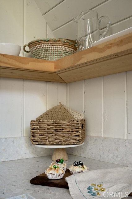 Detail Gallery Image 23 of 51 For 987 Tirol Ln, Lake Arrowhead,  CA 92352 - 3 Beds | 2 Baths