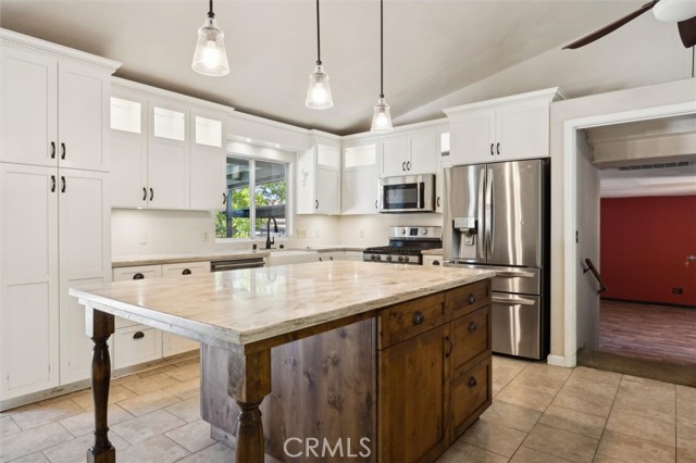 Detail Gallery Image 6 of 51 For 8825 Old Santa Rosa Rd, Atascadero,  CA 93422 - 6 Beds | 3 Baths