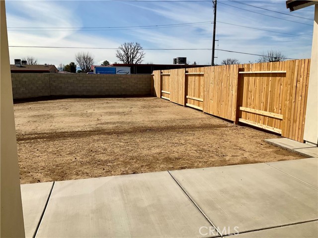 Detail Gallery Image 21 of 34 For 5103 Cohiba Ct, Bakersfield,  CA 93307 - 6 Beds | 3 Baths