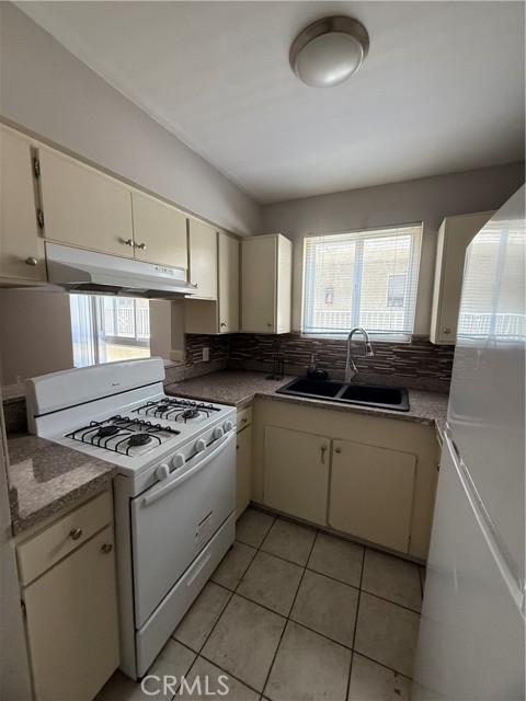 Detail Gallery Image 3 of 10 For 10900 Blix #4,  North Hollywood,  CA 91602 - 1 Beds | 1 Baths