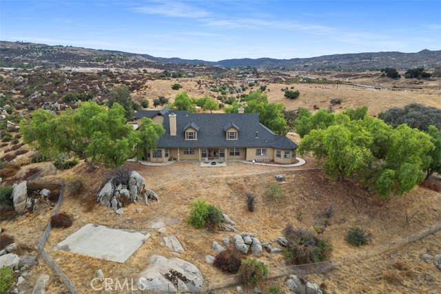 Detail Gallery Image 2 of 66 For 31120 Kelstar Rd, Hemet,  CA 92544 - 5 Beds | 2/1 Baths