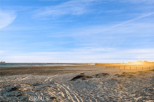 Detail Gallery Image 29 of 30 For 117 Surfside Ave #B,  Seal Beach,  CA 90743 - 2 Beds | 2 Baths