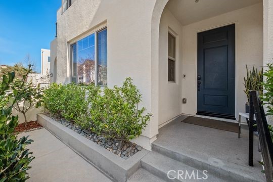Detail Gallery Image 2 of 37 For 165 Frame, Irvine,  CA 92618 - 4 Beds | 3/1 Baths