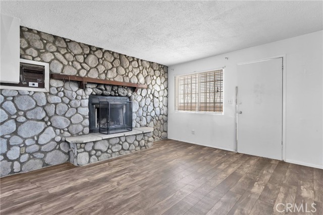 Detail Gallery Image 5 of 40 For 40225 Abelia St, Lucerne Valley,  CA 92356 - 2 Beds | 1 Baths