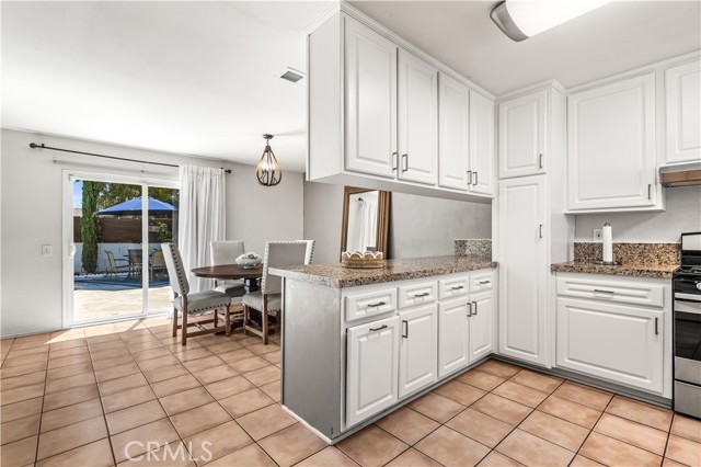 43160 Virginia Avenue, Palm Desert CA: https://media.crmls.org/medias/b1caf23e-a315-4357-b400-633a23bb345b.jpg