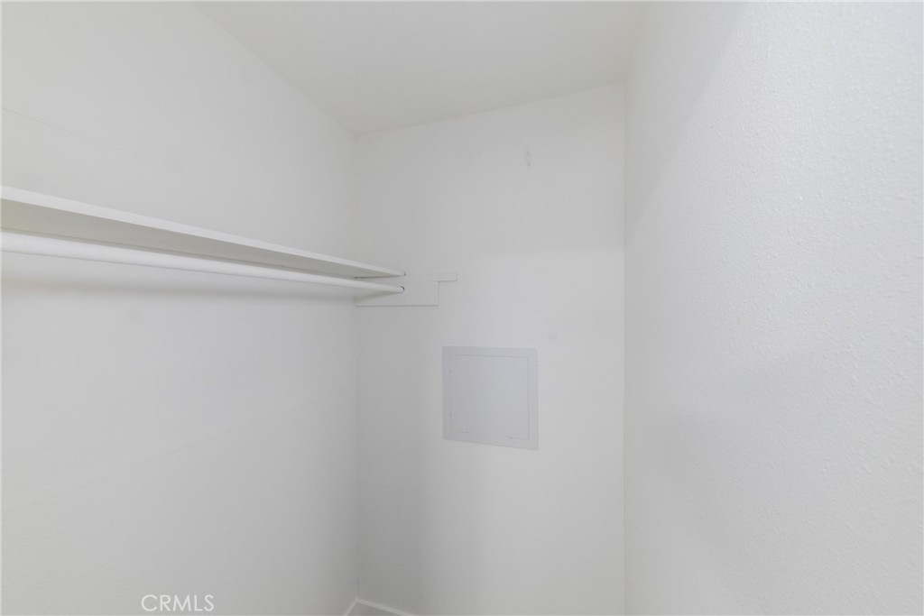https://media.crmls.org/medias/b1cb8f69-22f1-4661-85f1-ac20fe6ab0d1.jpg?preset=X-Large