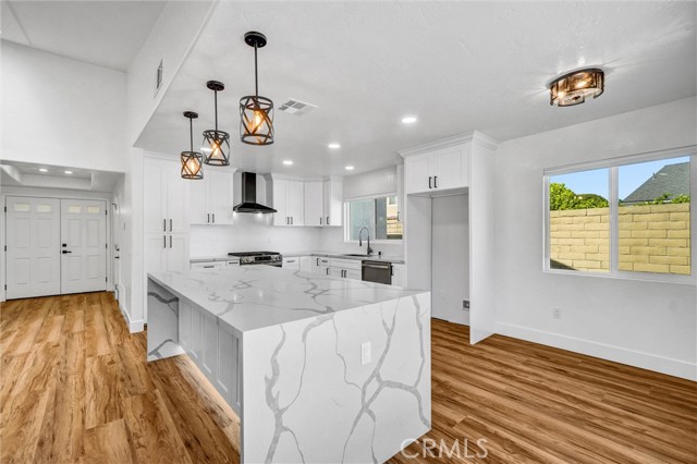 Detail Gallery Image 7 of 23 For 17472 Bellport Cir, Huntington Beach,  CA 92649 - 3 Beds | 2 Baths