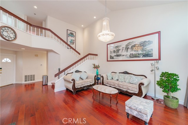 10 La Quinta, Irvine CA: https://media.crmls.org/medias/b1cc006d-4705-4922-87e6-57099431e16b.jpg