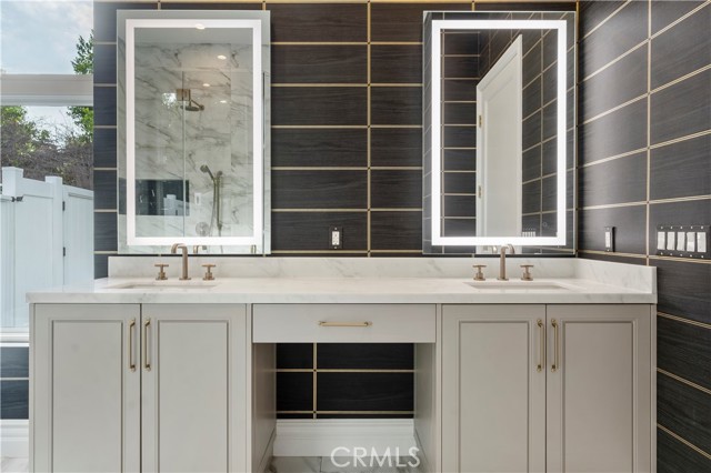 4635 Brewster Drive, Tarzana CA: https://media.crmls.org/medias/b1cc685c-ccfd-4856-9208-6fea88479969.jpg