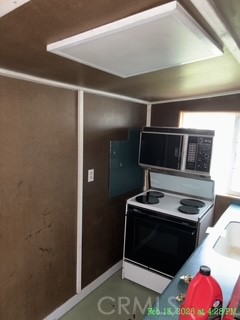 Detail Gallery Image 6 of 8 For 3392 Grey, Clearlake,  CA 95422 - 2 Beds | 1 Baths