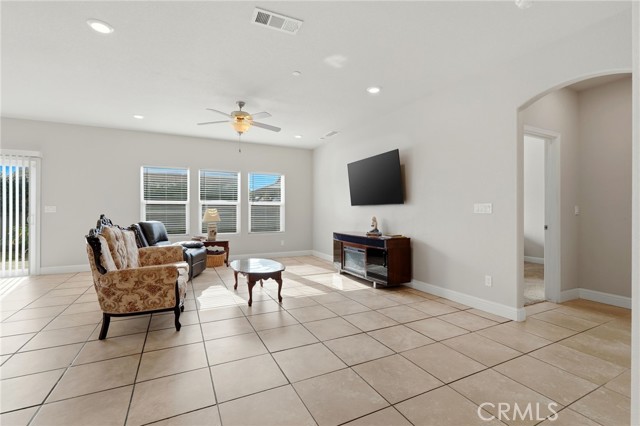 Detail Gallery Image 27 of 57 For 3725 W Clinton, Visalia,  CA 93291 - 4 Beds | 2/1 Baths