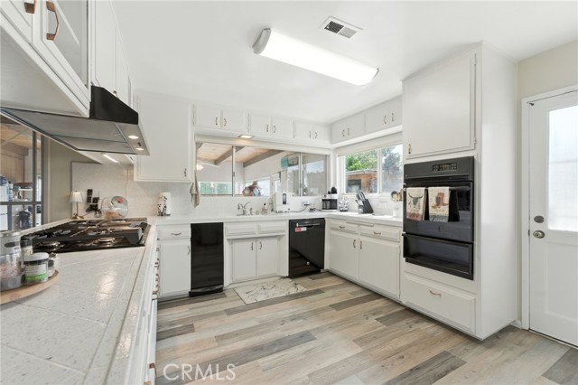 970 3rd Street, Norco CA: https://media.crmls.org/medias/b1cd5622-7130-4849-92dc-06779e51d72d.jpg