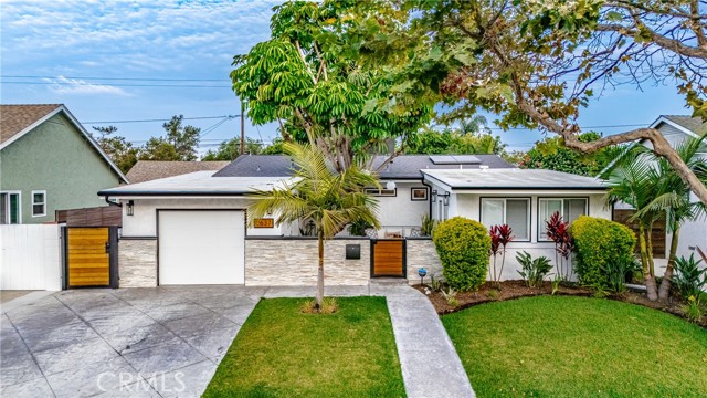Detail Gallery Image 1 of 54 For 2637 Monogram Ave, Long Beach,  CA 90815 - 3 Beds | 2 Baths