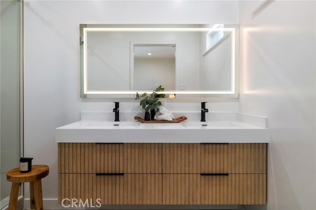 10217 Lemona Avenue, Mission Hills (San Fernando) CA: https://media.crmls.org/medias/b1cd8663-a7dc-4659-86e5-e58d4f2594fd.jpg