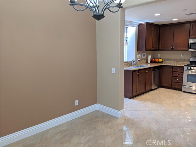 Detail Gallery Image 14 of 25 For 12356 Hollyhock Dr #4,  Rancho Cucamonga,  CA 91739 - 3 Beds | 2 Baths