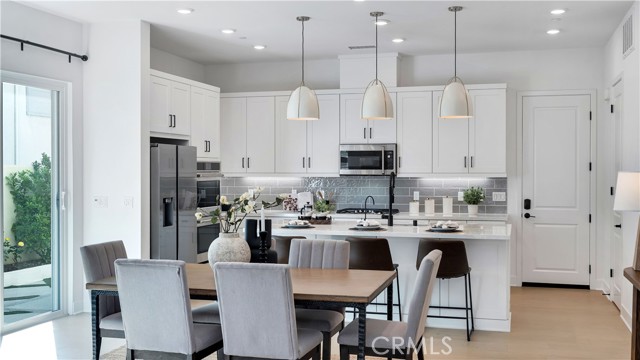 Detail Gallery Image 3 of 70 For 138 Yugen, Irvine,  CA 92618 - 4 Beds | 3/1 Baths