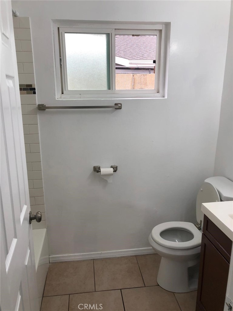 https://media.crmls.org/medias/b1cf5087-1a1d-45a7-bc54-47ff358a0d38.jpg?preset=X-Large