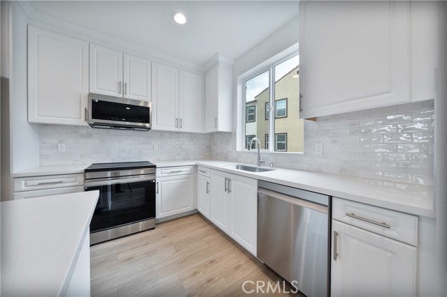 Detail Gallery Image 8 of 38 For 2440 E Lincoln Ave #3,  Anaheim,  CA 92806 - 4 Beds | 3/1 Baths