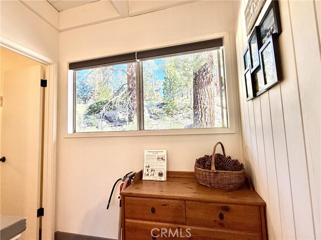 24 Tyrol Lane, Mammoth Lakes CA: https://media.crmls.org/medias/b1d00631-1df5-4675-b69e-91aad4754b63.jpg