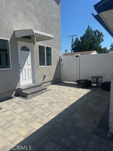 8136 Alcove Ave