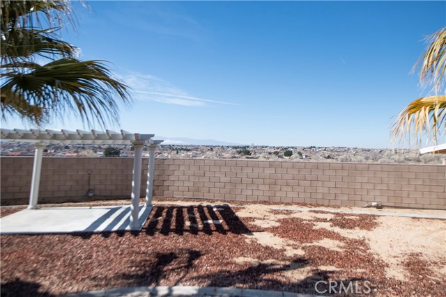 13436 Havasu Road, Apple Valley CA: https://media.crmls.org/medias/b1d06411-665a-4843-91de-fa04bea9ac95.jpg