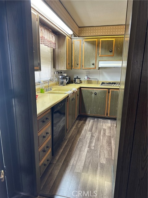 332 N LYON Avenue, Hemet CA: https://media.crmls.org/medias/b1d0da94-5cee-40a2-8afc-7e42fc62ae53.jpg
