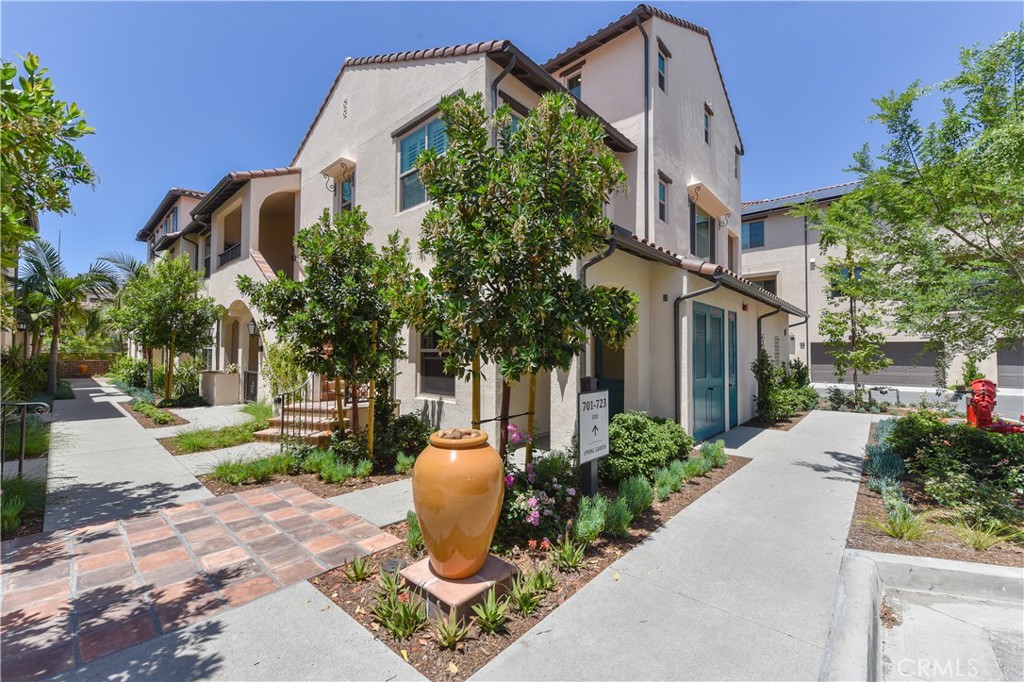 701 Spring Gdn