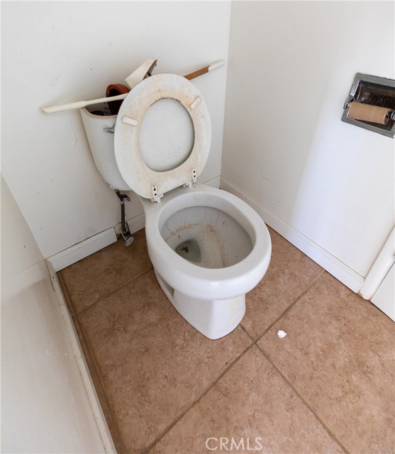 Detail Gallery Image 12 of 24 For 10428 Hopland St, Bellflower,  CA 90706 - 3 Beds | 1/1 Baths