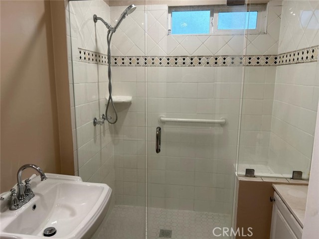 Detail Gallery Image 15 of 26 For 1215 Coronet, Pasadena,  CA 91107 - 2 Beds | 2 Baths