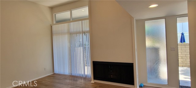 4251 W Sarah Street, Burbank CA: https://media.crmls.org/medias/b1d22fc6-8ff4-4857-9642-cff9b3cc5433.jpg