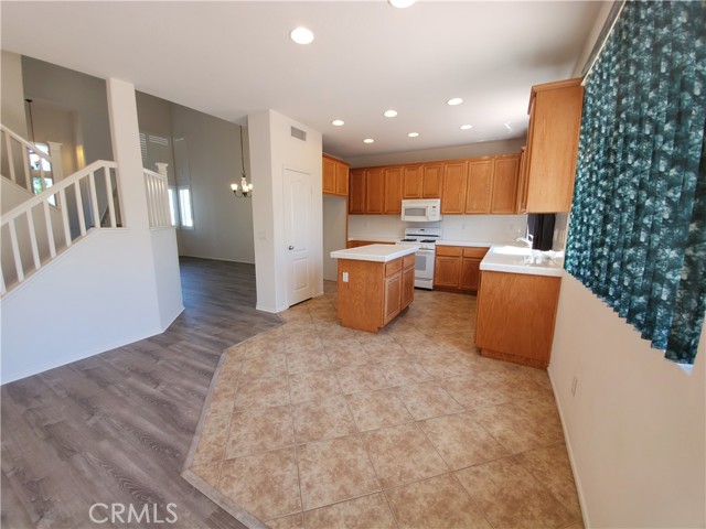 Detail Gallery Image 11 of 42 For 801 Megan Ct, Costa Mesa,  CA 92626 - 4 Beds | 3 Baths