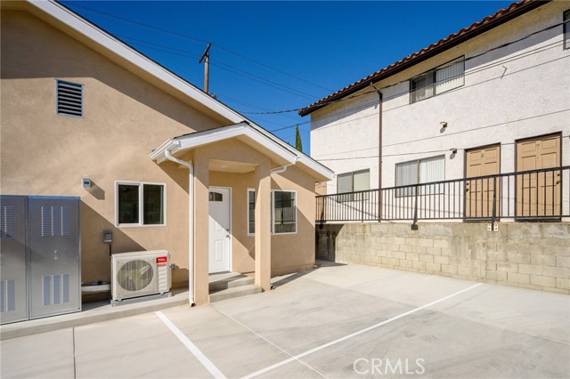 Detail Gallery Image 3 of 17 For 629 W California Ave #B,  Glendale,  CA 91203 - 2 Beds | 2 Baths