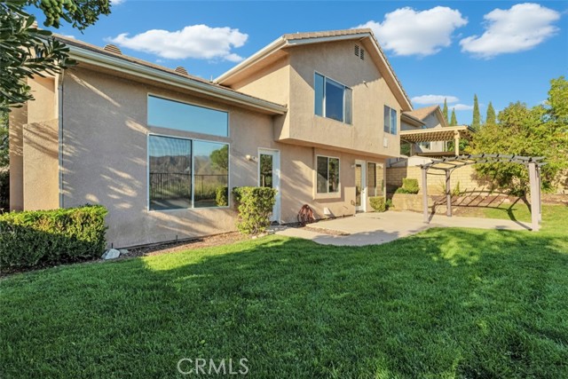 Detail Gallery Image 5 of 46 For 14218 Yellowstone Ln, Canyon Country,  CA 91387 - 6 Beds | 4 Baths