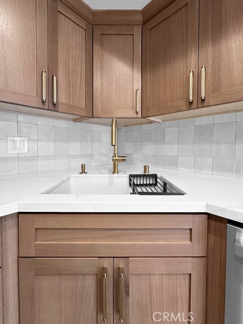 Image 4 of 33 For 9948 Del Rio