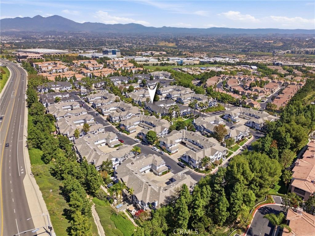https://media.crmls.org/medias/b1d52141-7a36-446f-802e-8017775a2fd8.jpg?preset=X-Large