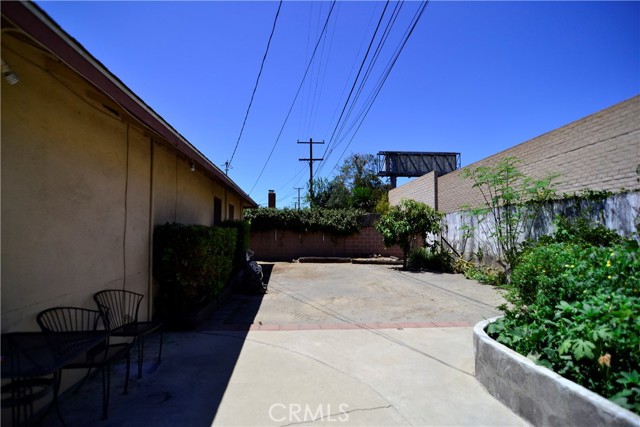 1435 E Rosewood Avenue, Anaheim CA: https://media.crmls.org/medias/b1d569a4-1561-4ebc-99c0-e6a68f78e62f.jpg