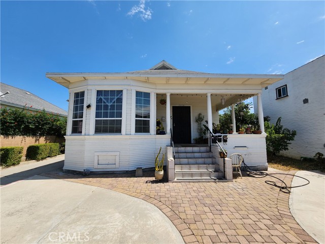 2428 Sichel Street, Los Angeles CA: https://media.crmls.org/medias/b1d6c4e7-9ba5-4f0f-87d3-24b88ff24bce.jpg
