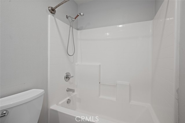 7530 Standing Rock Road, Eastvale CA: https://media.crmls.org/medias/b1d70755-0478-43f3-baba-7a60cdee92e5.jpg