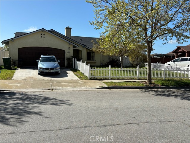 Detail Gallery Image 1 of 26 For 1043 Pioneer Trail Rd, Paso Robles,  CA 93446 - 5 Beds | 2 Baths