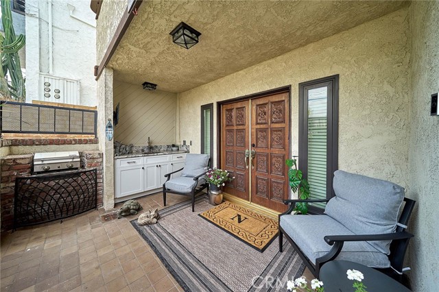 Detail Gallery Image 5 of 28 For 425 N Elena Ave #2,  Redondo Beach,  CA 90277 - 3 Beds | 4 Baths