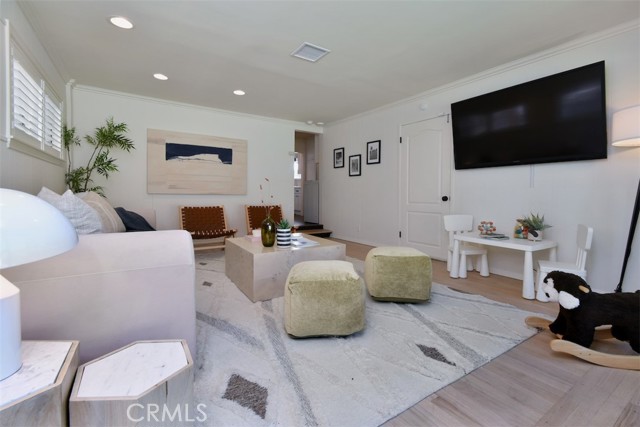 Detail Gallery Image 19 of 42 For 12614 Morrison St, Valley Village,  CA 91607 - 4 Beds | 3 Baths