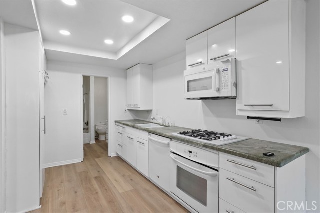 Front Image Thumbnail for CROC26010810